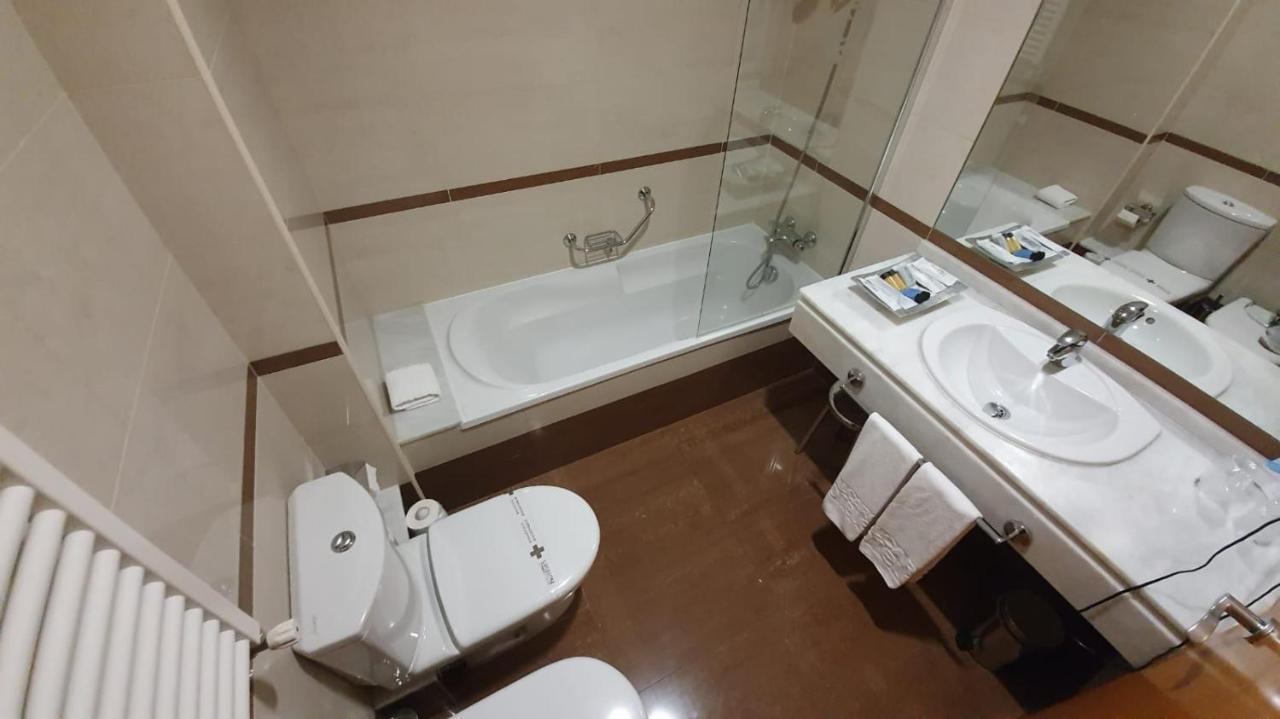 Valcarce Ferrol Hotel Naron  Bagian luar foto